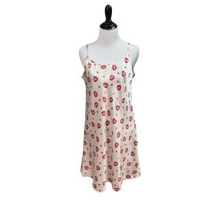 Delicate Treasures Intimates Women's M Medium Vintage Slip Nighty Lip Print Sexy